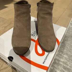Blonde Taupe booties